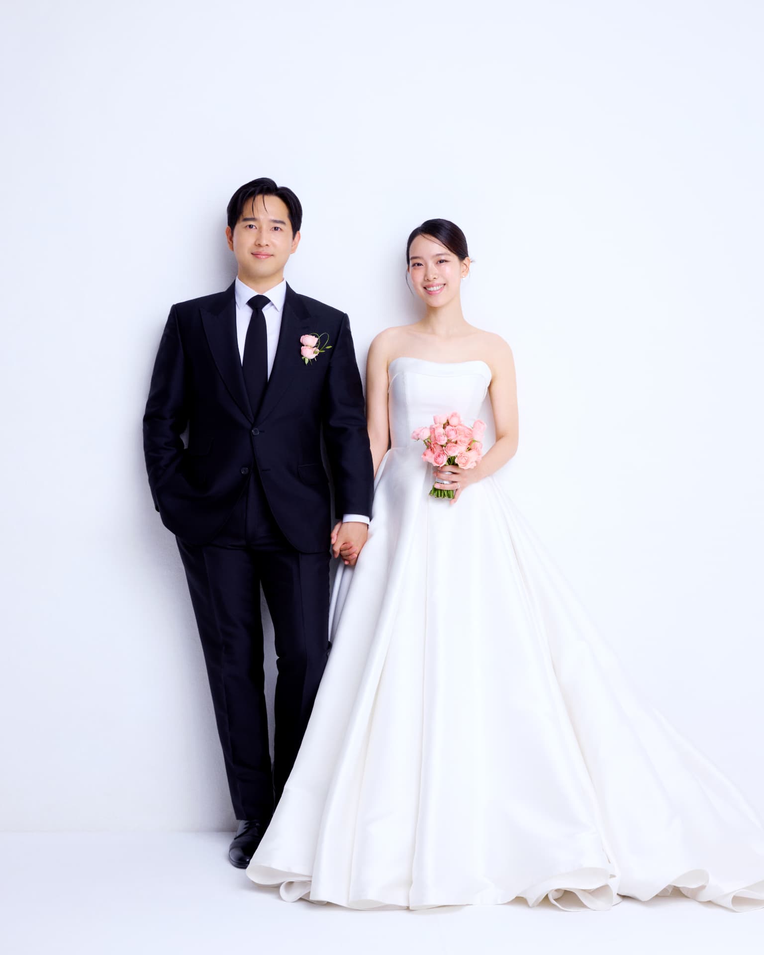 신랑 신부의 웨딩 사진 8
